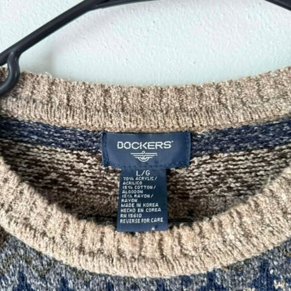 Dockers Men's Knit Sweater with Snowflakes Dark Colors Size Large - Picture 4 of 4